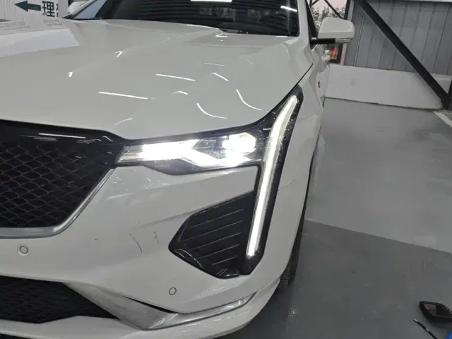 Cadillac CT4 — Фото автомобиля 5