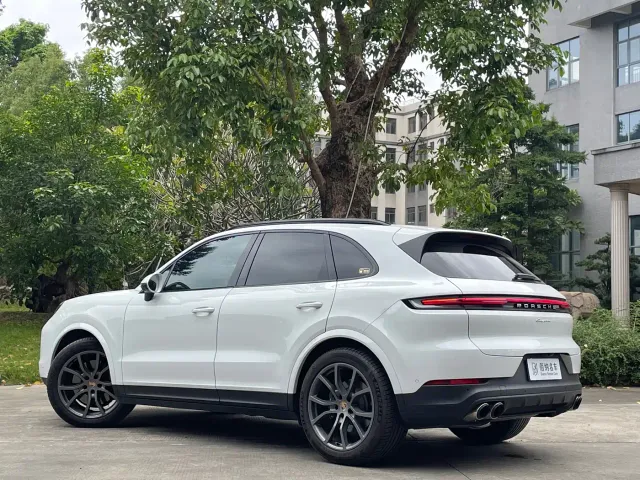 Porsche Cayenne — Фото автомобиля 4