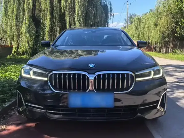 BMW 5 Series — Фото автомобиля 4