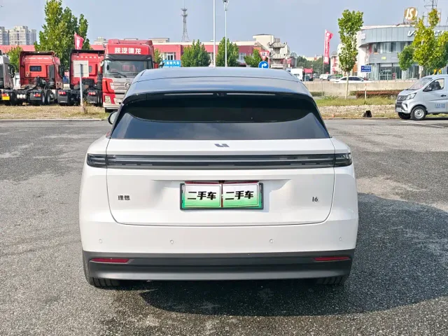 Li Auto i6 — Фото автомобиля 5