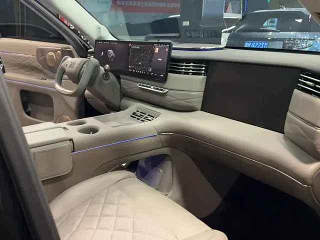 IM Motors LS9 — Фото автомобиля 13