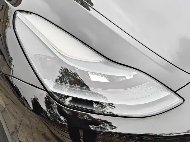 Tesla Model Y — Фото автомобиля 15