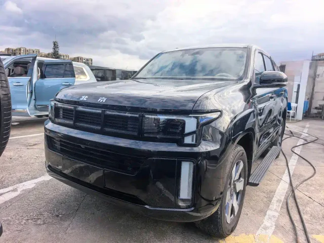 Фотография автомобиля — BAIC BJ60 Thunder