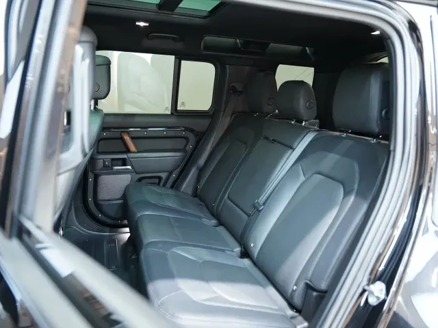 Land Rover Defender — Фото автомобиля 20