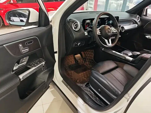 Mercedes-Benz EQB — Фото автомобиля 15