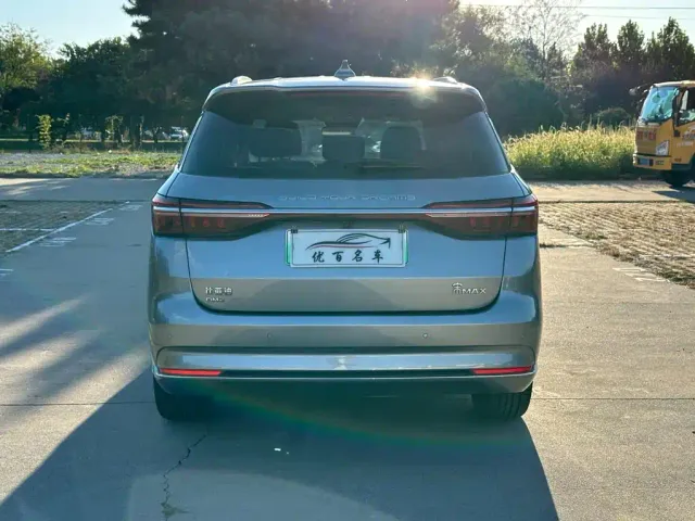 BYD Song MAX — Фото автомобиля 5