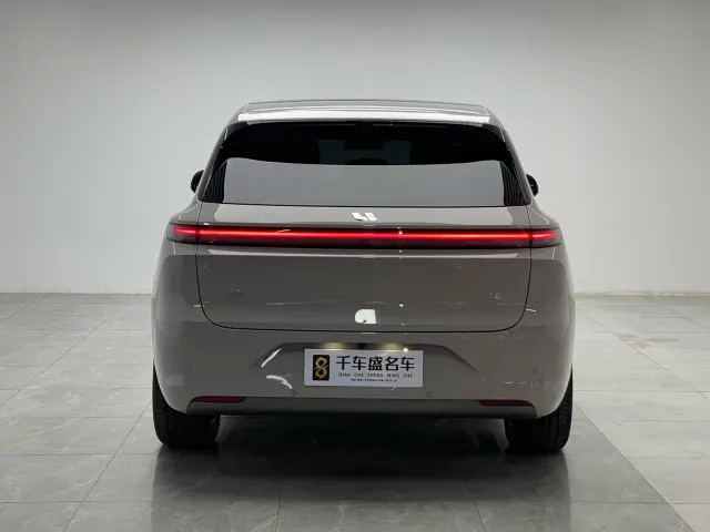 Li Auto L6 — Фото автомобиля 6