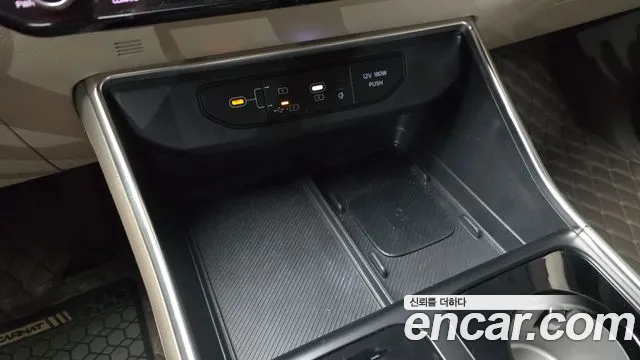 Kia Canival Новый Carnival 4 поколение Бензин 4 места Hi-Limousine — Фото автомобиля 26