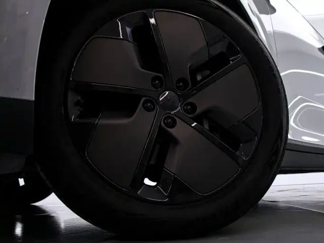 Li Auto i6 — Фото автомобиля 18