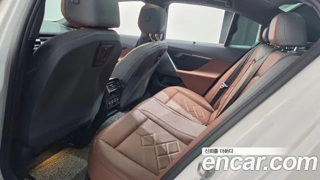 BMW 5 Series G60 — Фото автомобиля 25