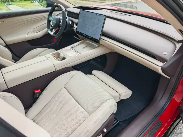 Xiaomi SU7 — Фото автомобиля 19