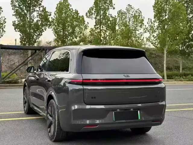 Li Auto L8 — Фото автомобиля 7