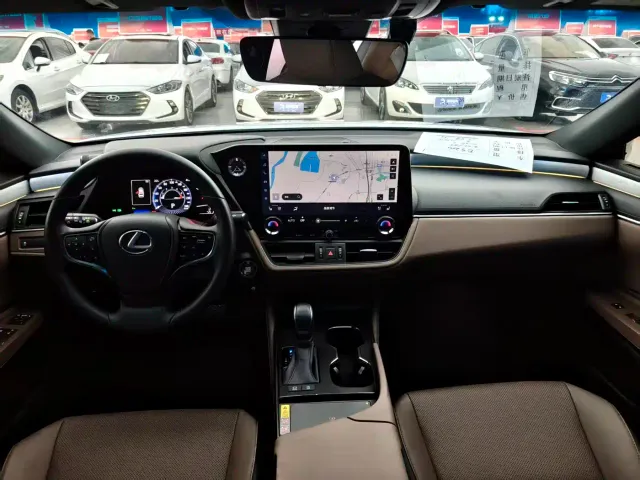 Lexus ES — Фото автомобиля 10
