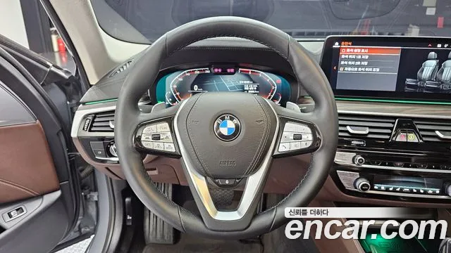 BMW 5-Series 5 серия (G30) 530i xDrive Luxury — Фото автомобиля 13