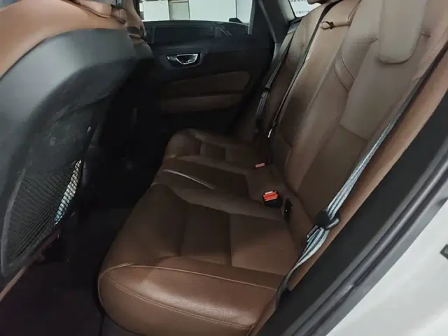 Volvo XC60 — Фото автомобиля 13