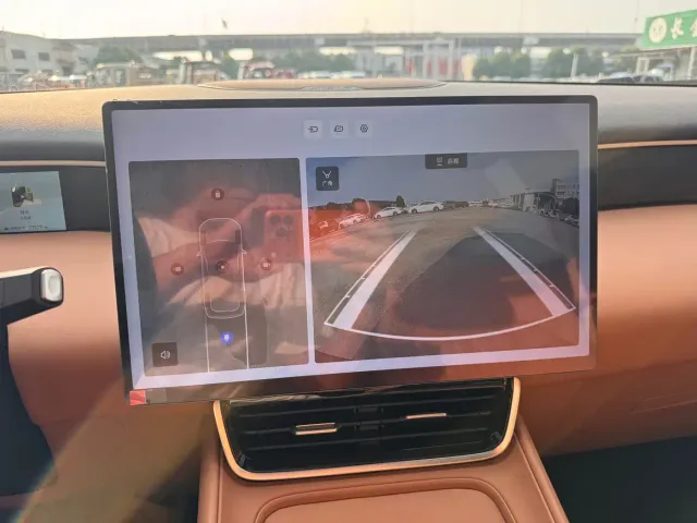Dongfeng Aeolus Dongfeng Aeolus L8 2025 Plug-in Hybrid — Фото автомобиля 9