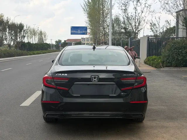 Honda Accord — Фото автомобиля 9