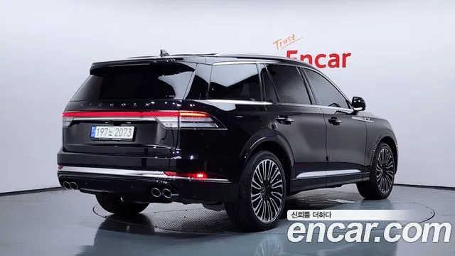 Lincoln Aviator — Фото автомобиля 2