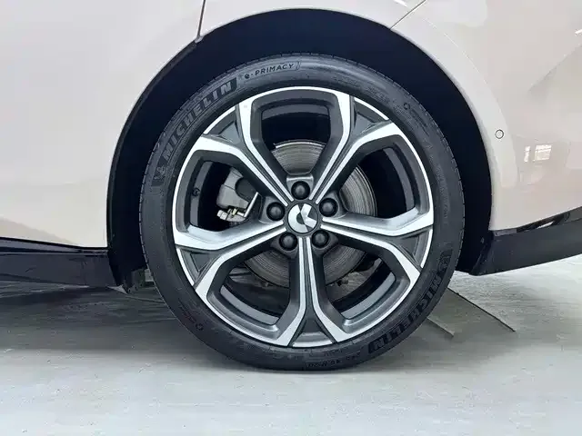 Nio ET5 Touring — Фото автомобиля 11