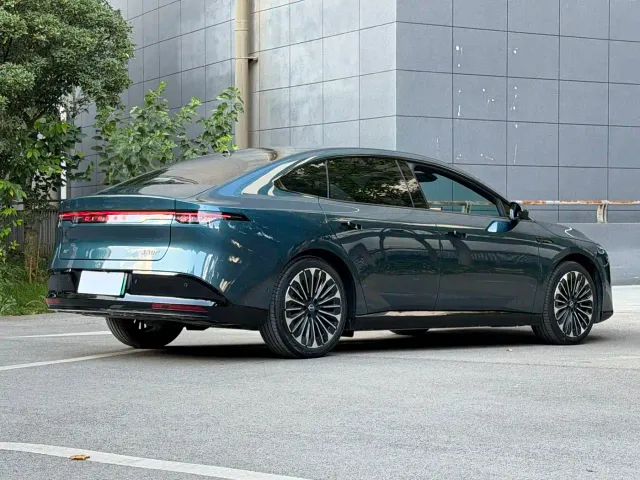 Nissan N7 — Фото автомобиля 6