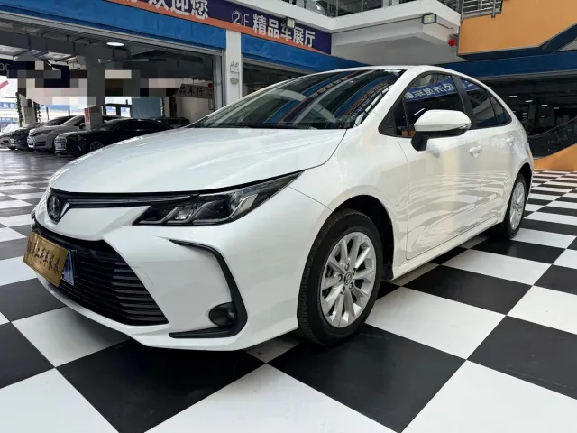 Фотография автомобиля — Toyota Corolla