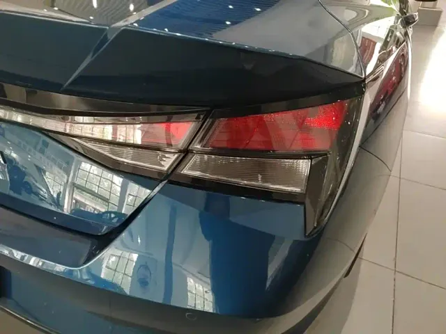 Hyundai Elantra — Фото автомобиля 7