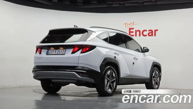 Hyundai Tucson Новый Tucson (NX4) Бензин 1.6 турбо 2WD — Фото автомобиля 2