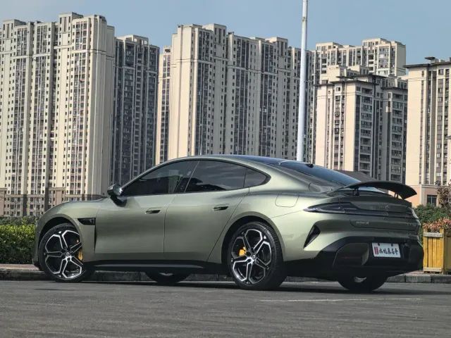 Xiaomi SU7 — Фото автомобиля 12
