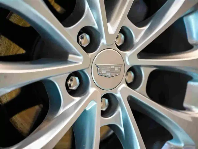 Cadillac CT5 — Фото автомобиля 12