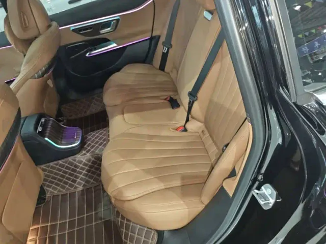 Mercedes-Benz E-Class — Фото автомобиля 16