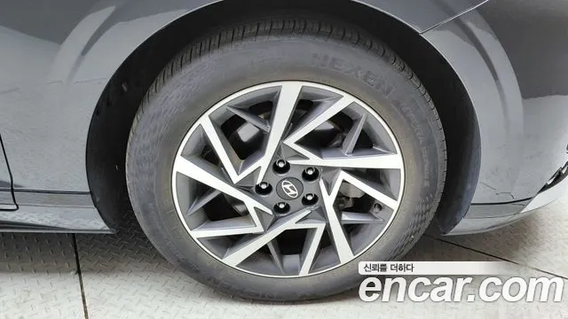 Hyundai Grandeur Grandeur (GN7) 2.5 Бензин 2WD — Фото автомобиля 5