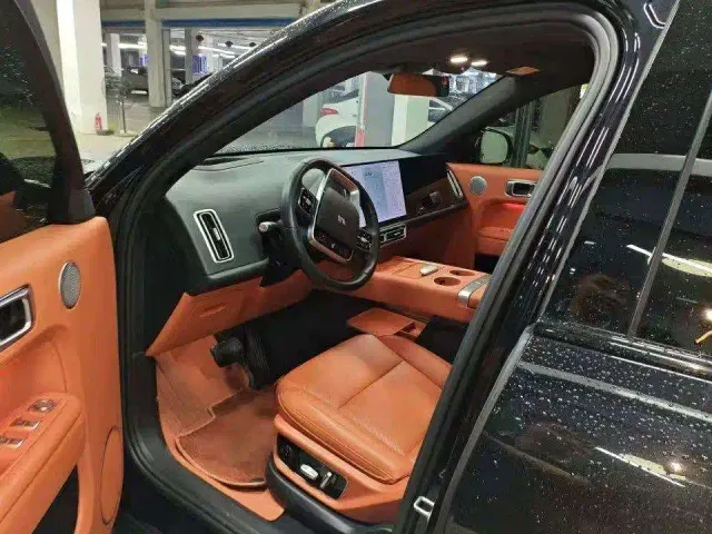 Li Auto L7 — Фото автомобиля 7