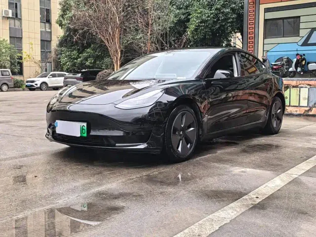 Фотография автомобиля — Tesla Model 3