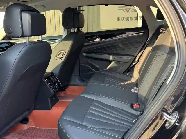 Volkswagen Passat — Фото автомобиля 6