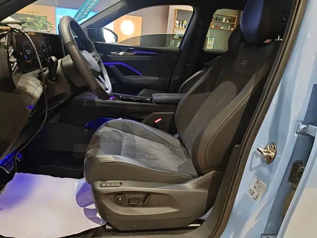 Volkswagen Tiguan L — Фото автомобиля 14
