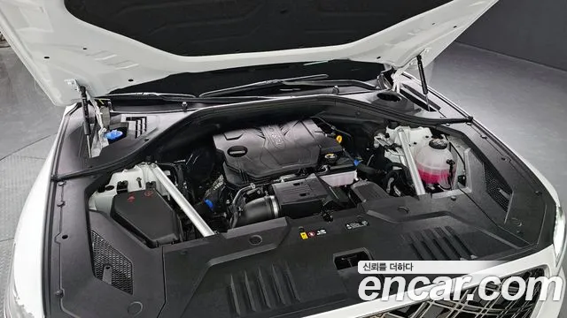 Genesis GV70 2.5T Бензин AWD — Фото автомобиля 6