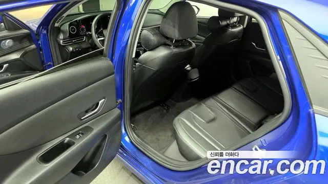 Hyundai AVANTE Avante (CN7) — Фото автомобиля 11