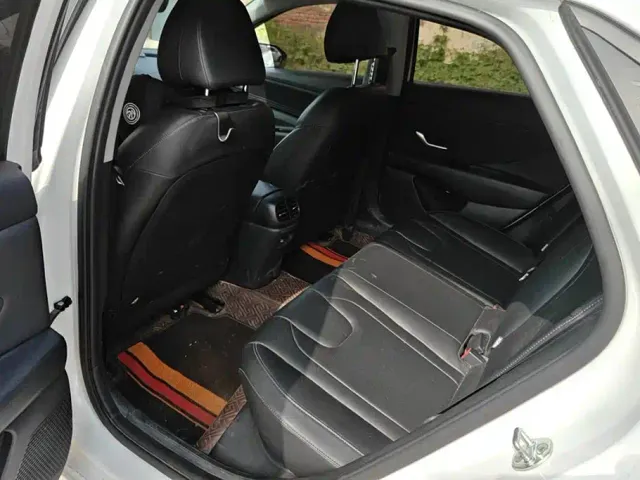 Hyundai Elantra — Фото автомобиля 11