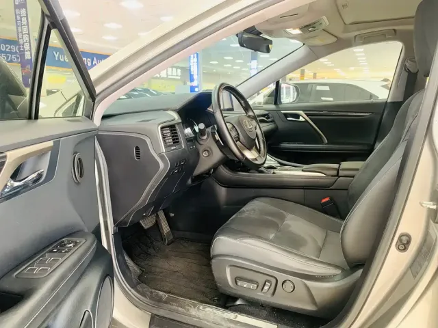 Lexus RX — Фото автомобиля 7