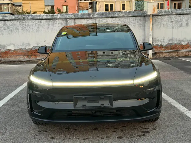 Tesla Model Y — Фото автомобиля 2