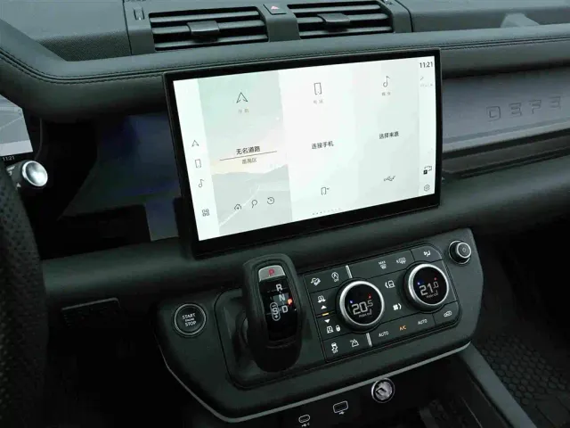 Land Rover Defender — Фото автомобиля 9