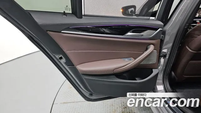 BMW 5 Series G30 — Фото автомобиля 25