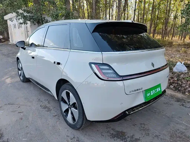 Baojun Cloud — Фото автомобиля 4