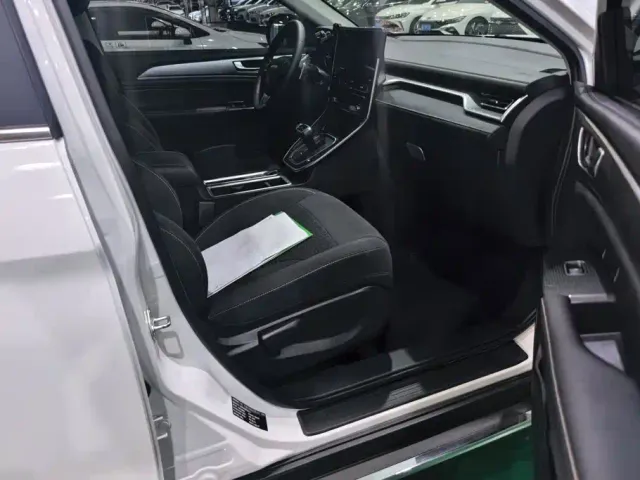 Haval M6 — Фото автомобиля 8