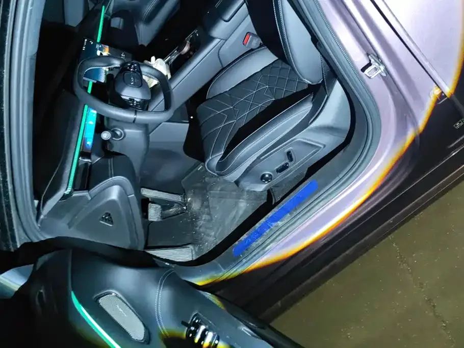 Lynk & Co Lynk & Co 10 EM-P 2025 Facelift 240 AWD Ultra — Фото автомобиля 9