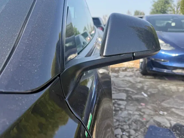 Tesla Model 3 — Фото автомобиля 13