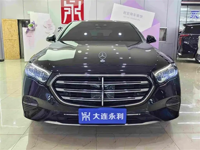 Mercedes-Benz E-Class — Фото автомобиля 2