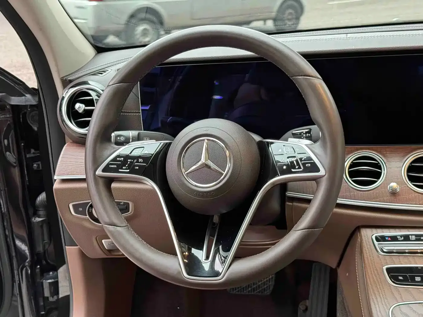 Mercedes-Benz Mercedes-Benz E-Class 2021 E 300 L Fashion — Фото автомобиля 19