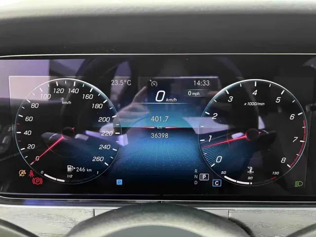 Mercedes-Benz E-Class — Фото автомобиля 26