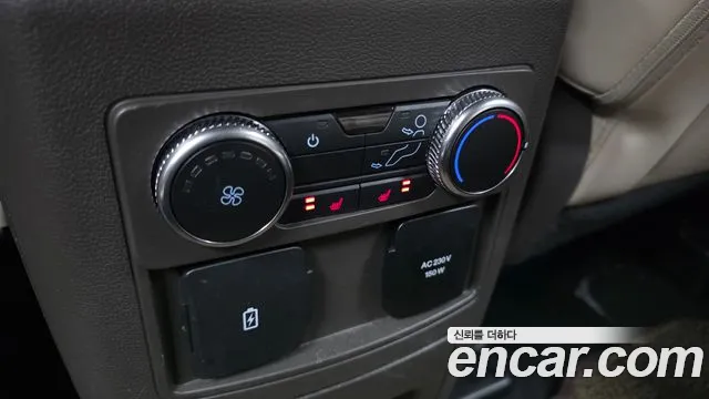 Ford Explorer — Фото автомобиля 29